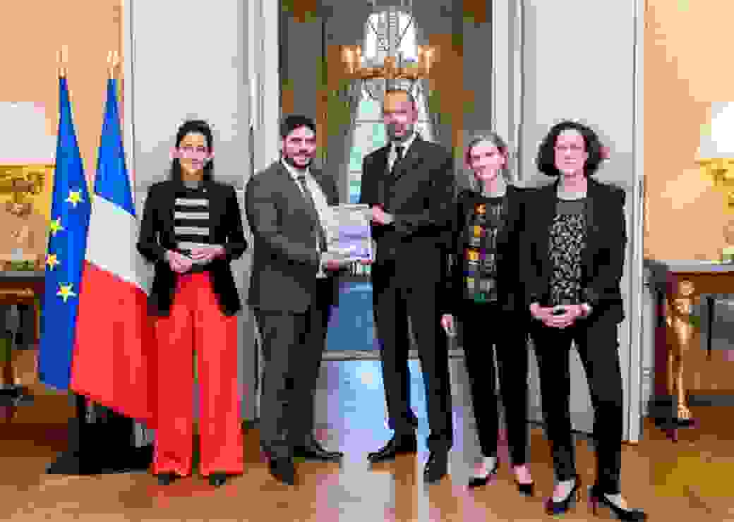 Le Premier ministre Édouard Philippe retient cinq chantiers de Guillaume Kasbarian, député d'Eure-et-Loir, pour accélérer les installations industrielles 
