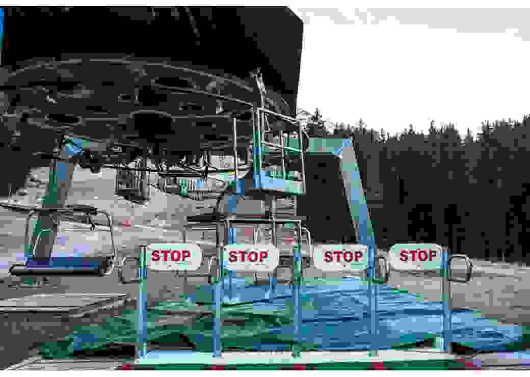  Station de sport d'hiver de Megève a l'arrêt. 