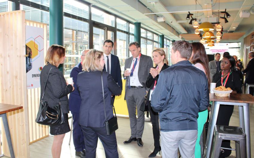photo accueil café et networking