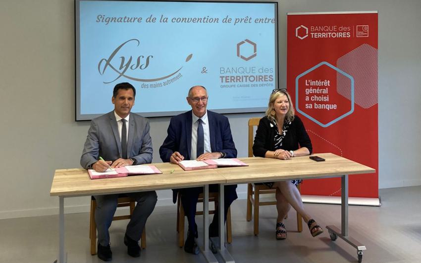 signature de la convention de prêt