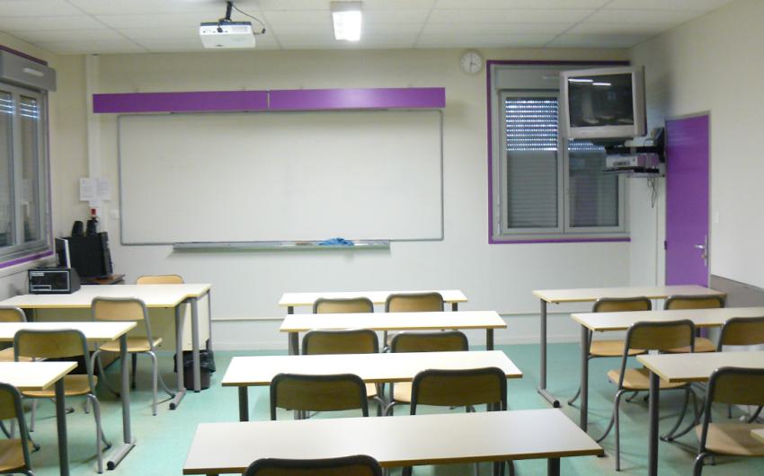 collège Anne Frank - salle de classe avant rénovation