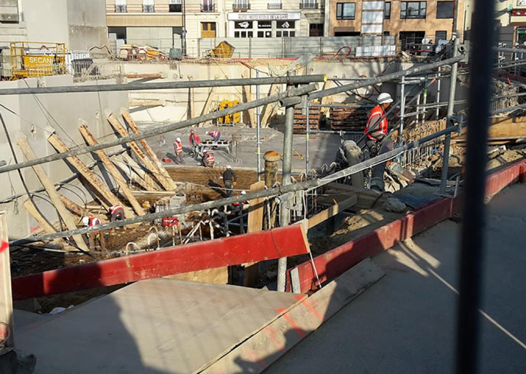 construction immeuble en milieu urbain