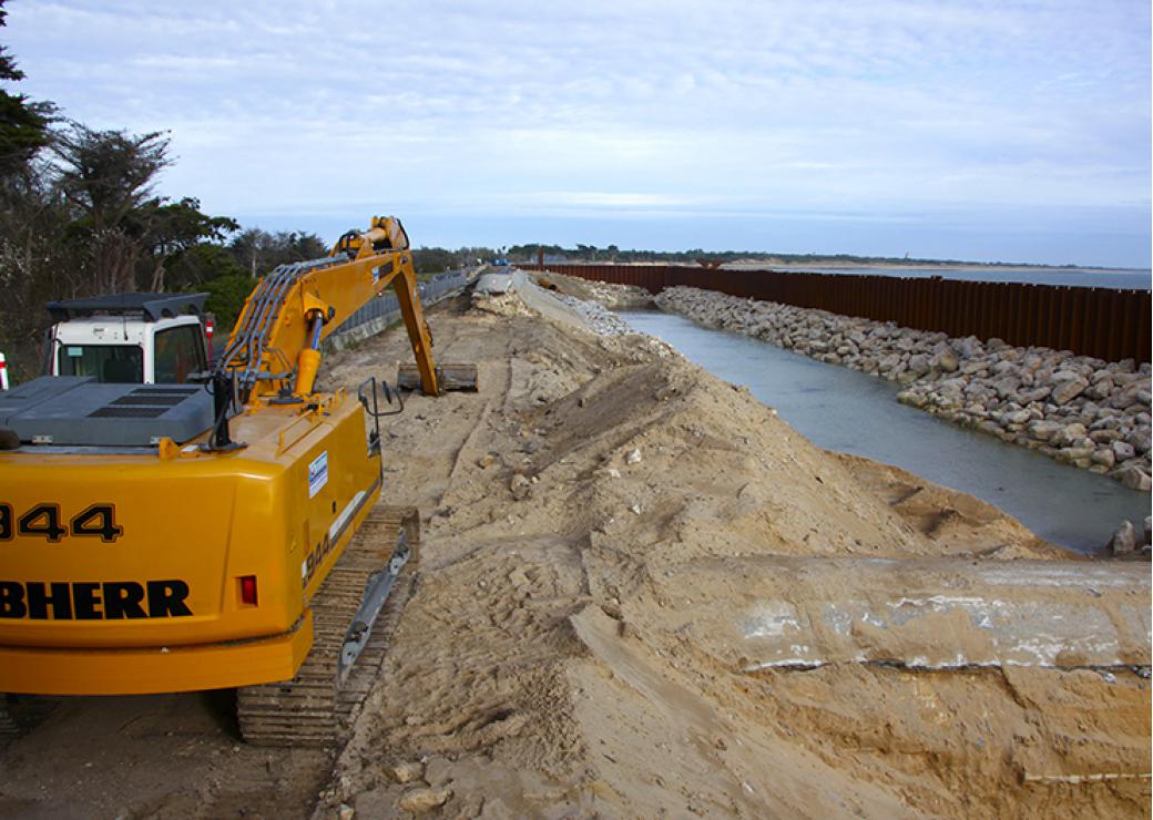 Digue construction littoral protection contre les inondations