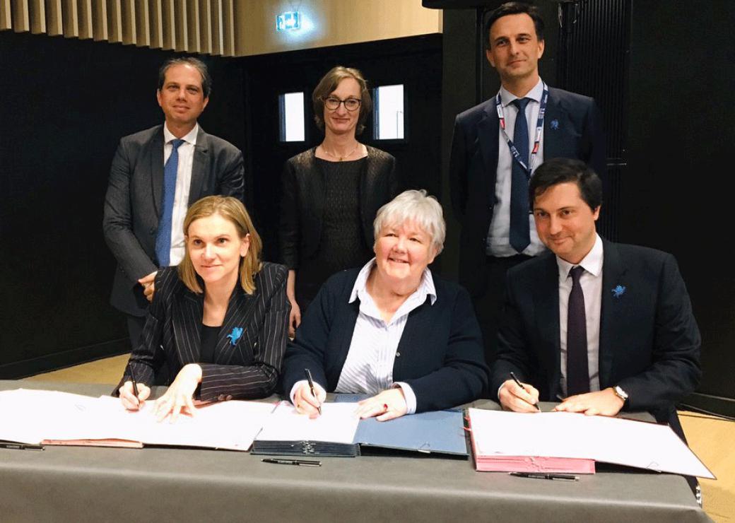 La signature des conventions avec les représentants de l'ensemble des opérateurs le 6 mars à Lyon