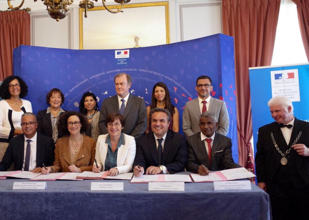  Emmanuelle Wargon et Annick Girardin signent le premier Contrat de transition écologique en outremer