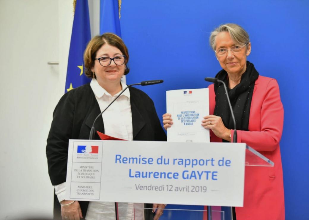 Remise du rapport Borne passage à niveau