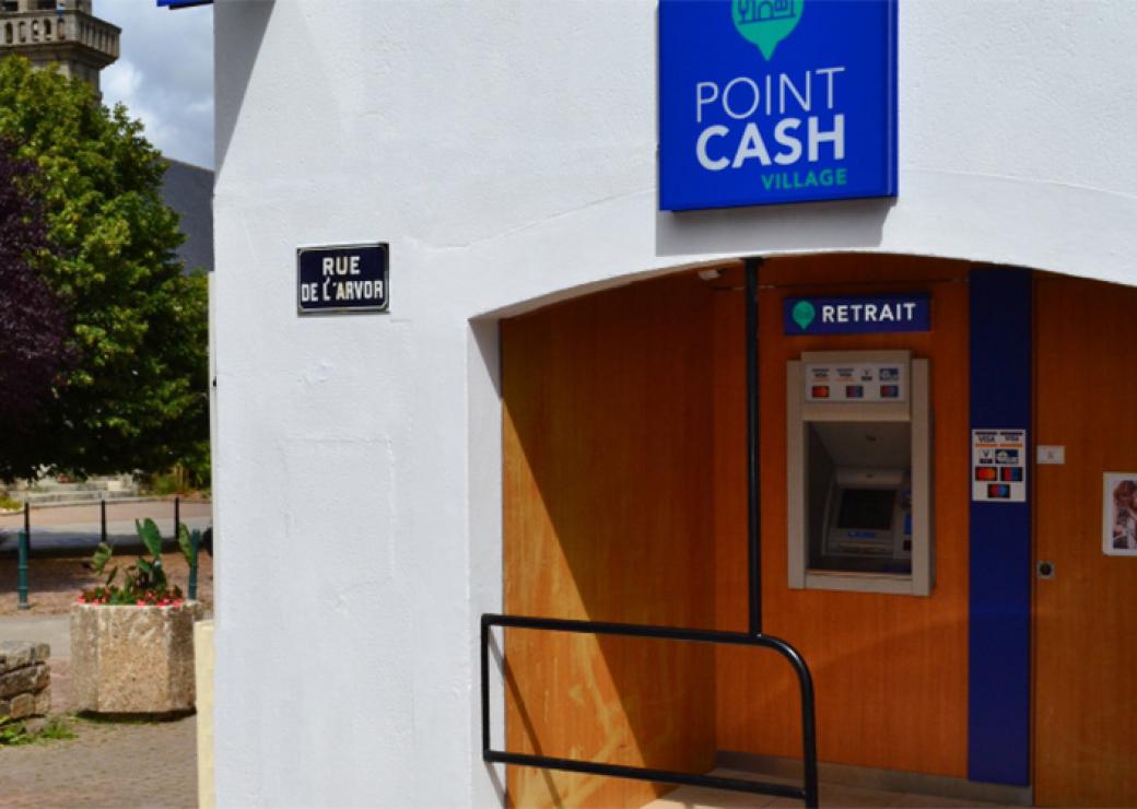 point cash Locmaria-Plouzané (Finistère).