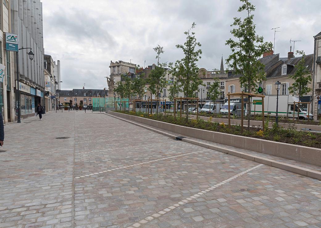 La nouvelle place Gambetta : un jardin urbain en entrée de centre-ville (36)