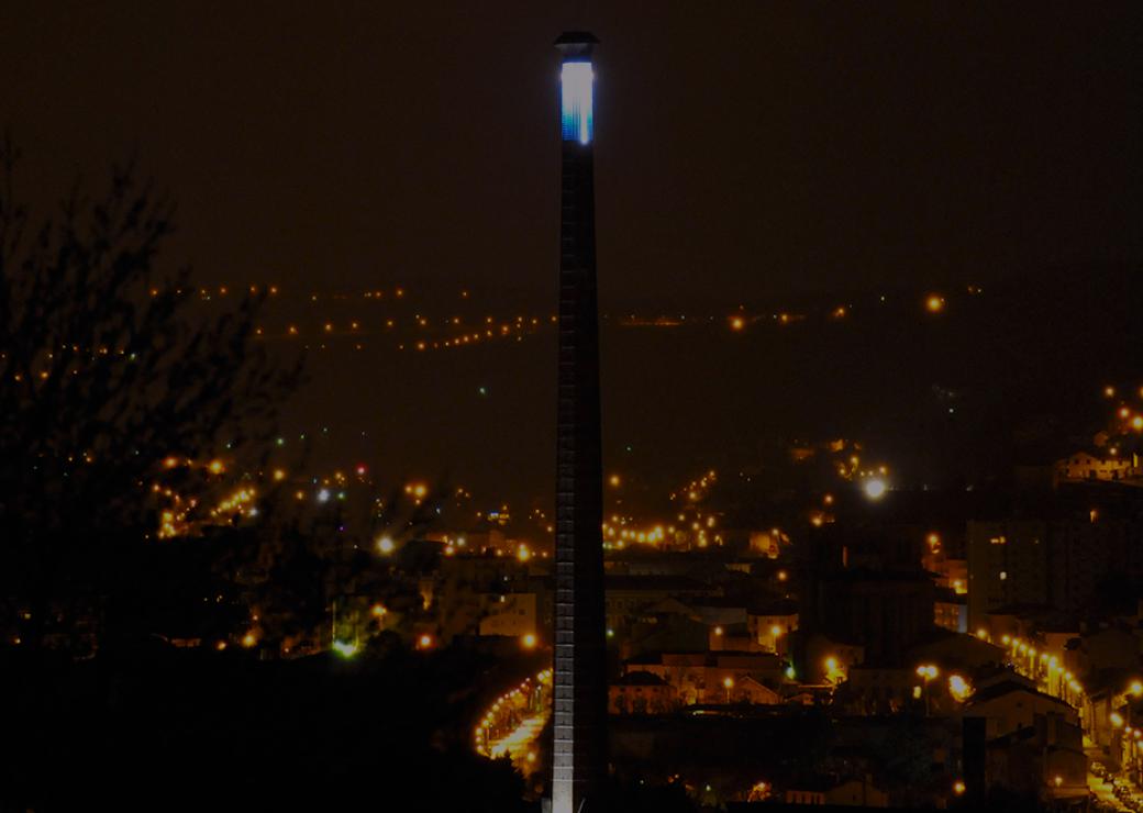 Cheminée des étaings illuminée