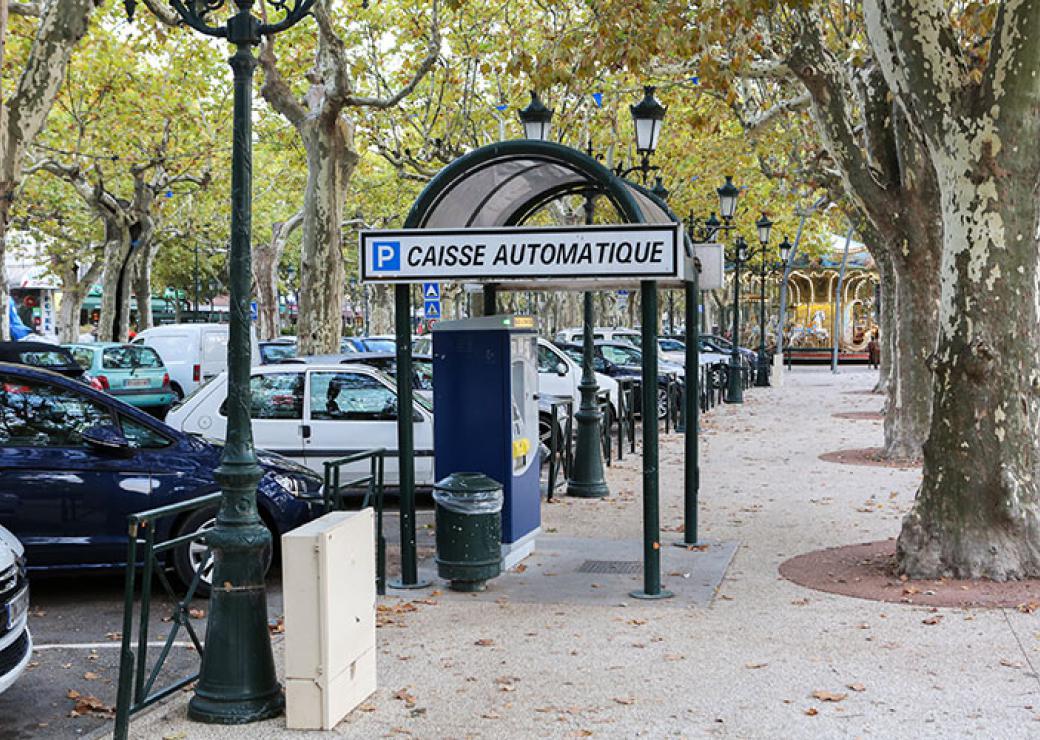 stationnement payant en ville, voiture, caisse automatique
