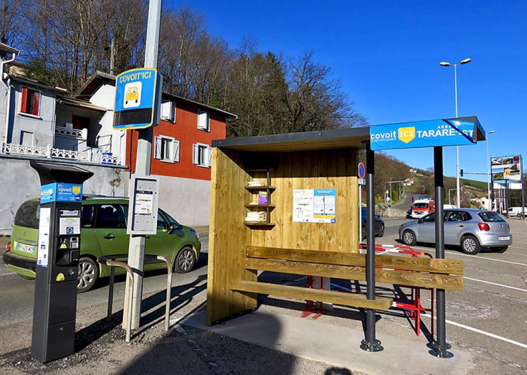Arrêt de covoiturage Covoit'Ici "Tarare-Est", à Tarare (Rhône, France).