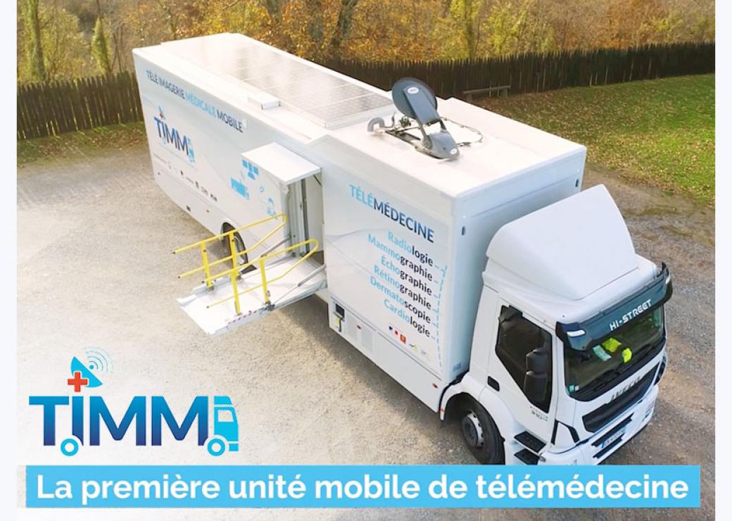 le camion TIMM  de 10 mètres de long sur 3 mètres de large