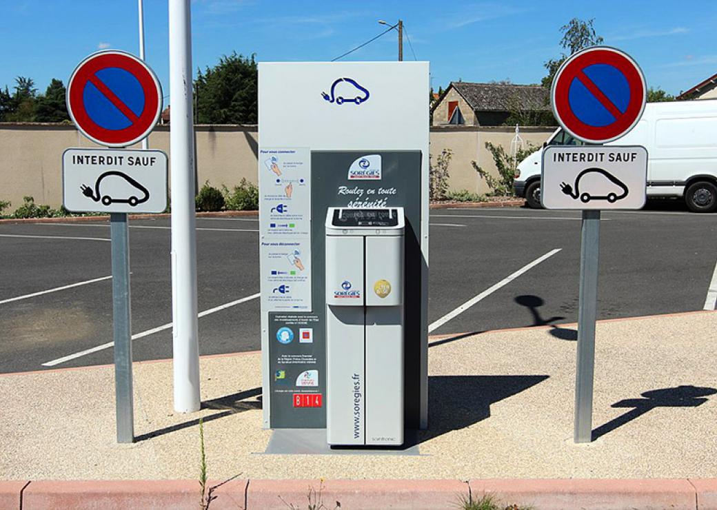 Borne de recharge de voiture électrique