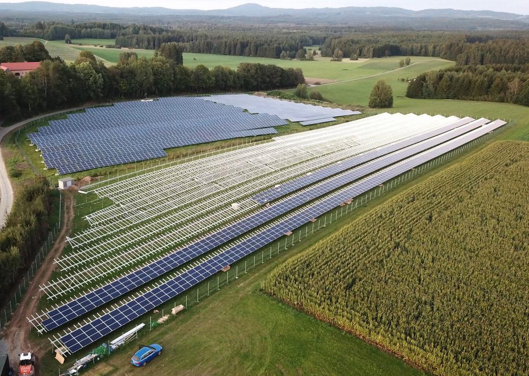 Installations photovoltaïques au sol : une charte pour encadrer les projets sur les terres agricoles