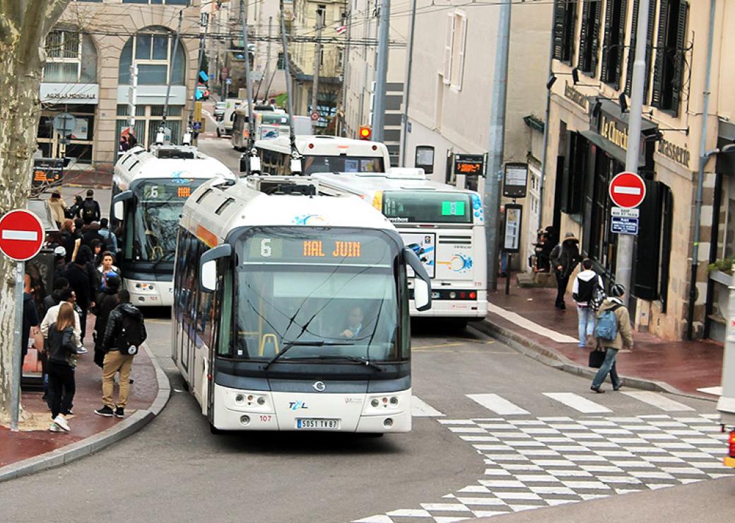trolleybus