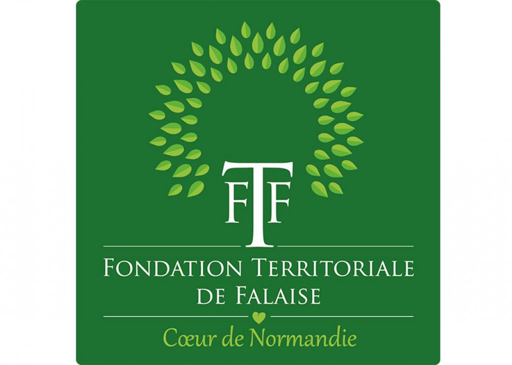 Sur fond vert, les initiales FTF se détachent, ainsi que les mots, Fondation territoriale de Falaise / cœur de Normandie