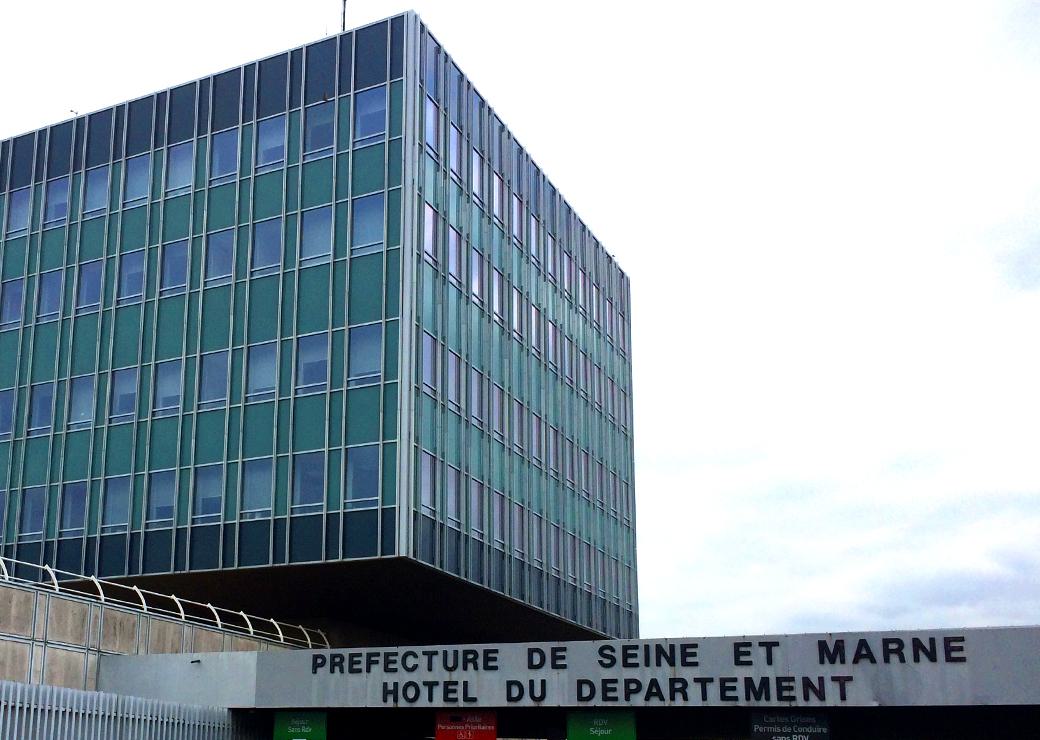 préfecture de Seine-et-Marne , hôtel du département