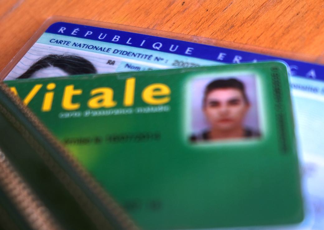 Fusion carte vitale, carte d'identité