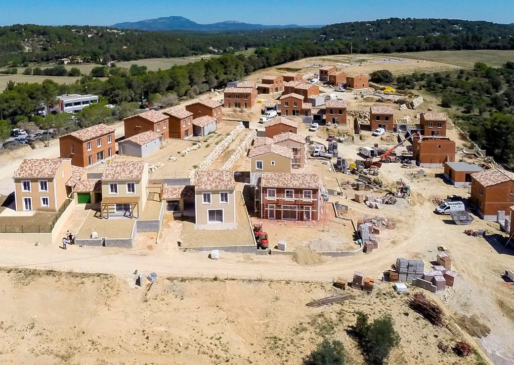 chantier de lotissement dans un village