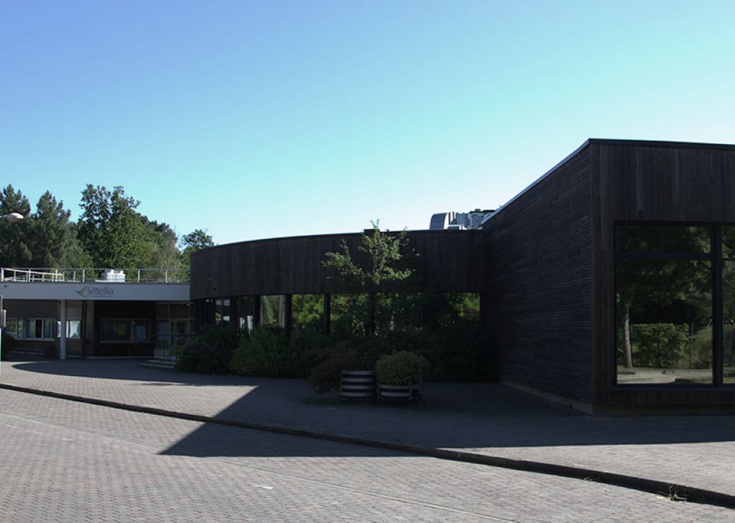 Un bâtiment récent, de plein pied