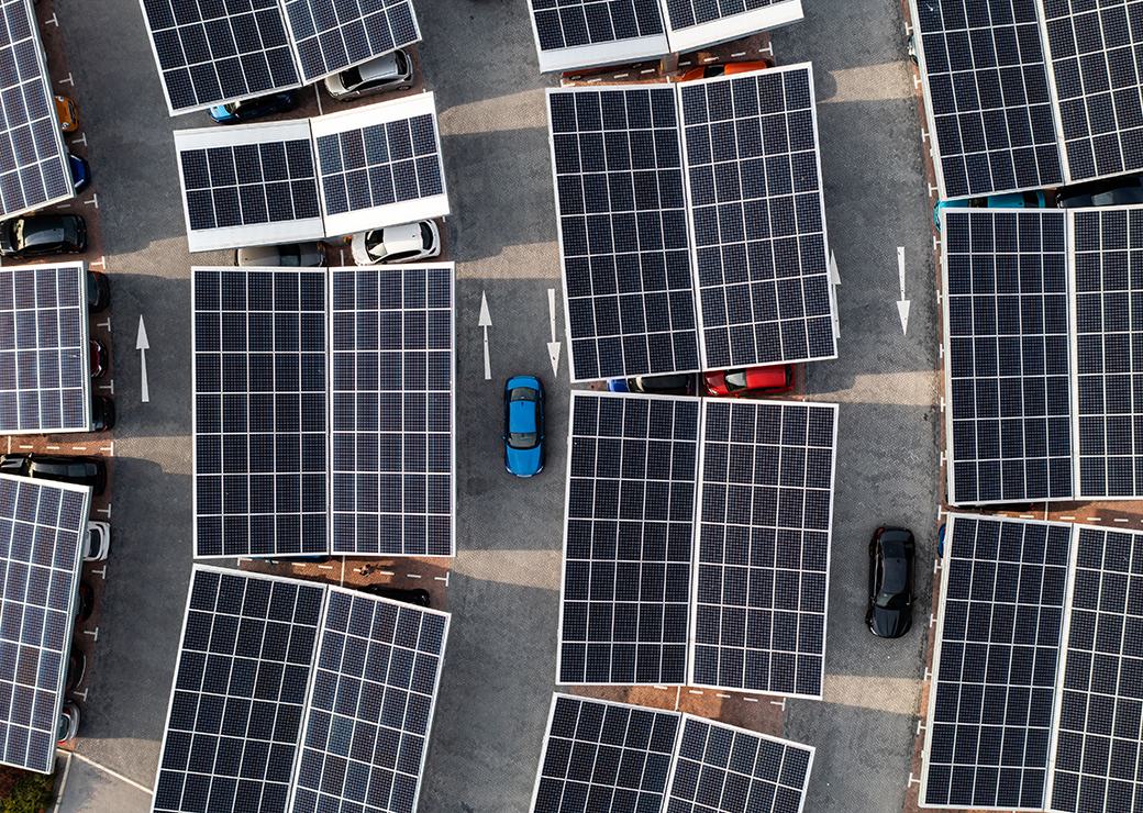 ombrière photovoltaïques sur un parking