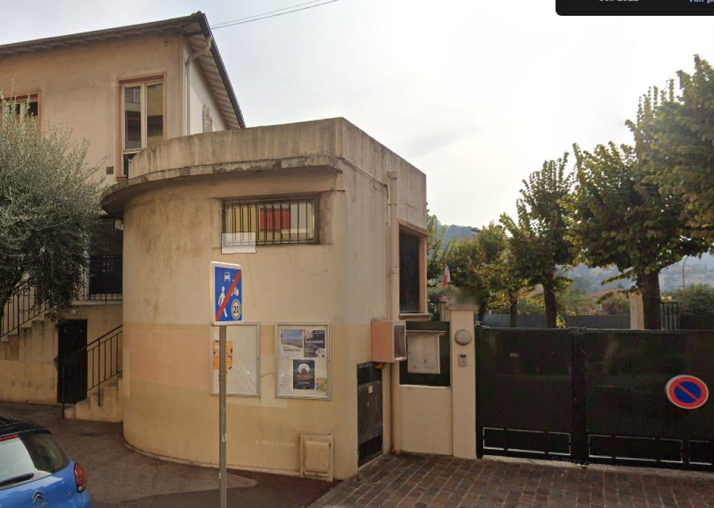 façade de l'école avant rénovation