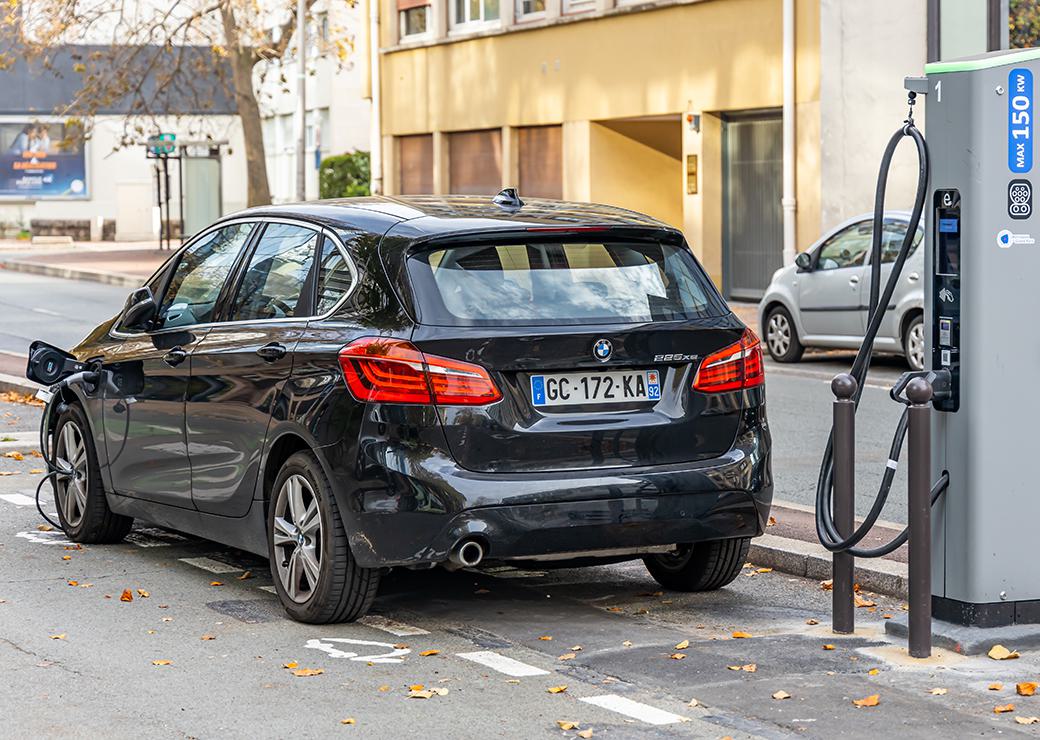 voiture en charge