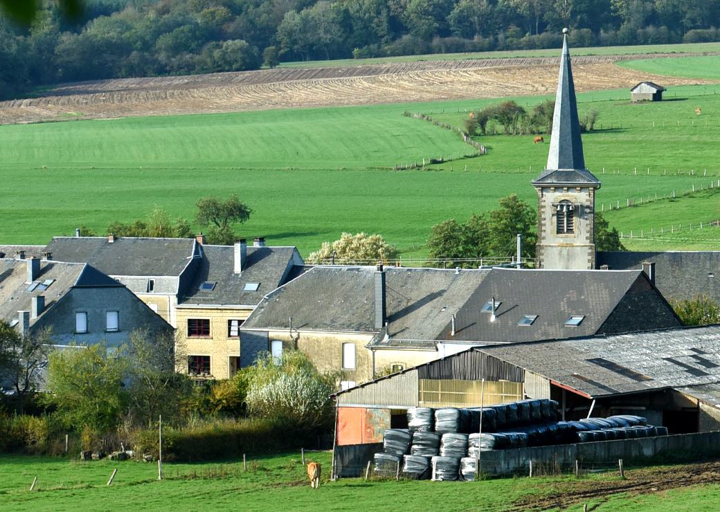ferme a cotés d'habitation
