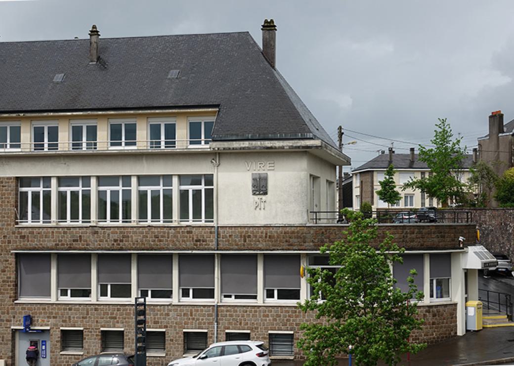 Vue d'un imposant bâtiment