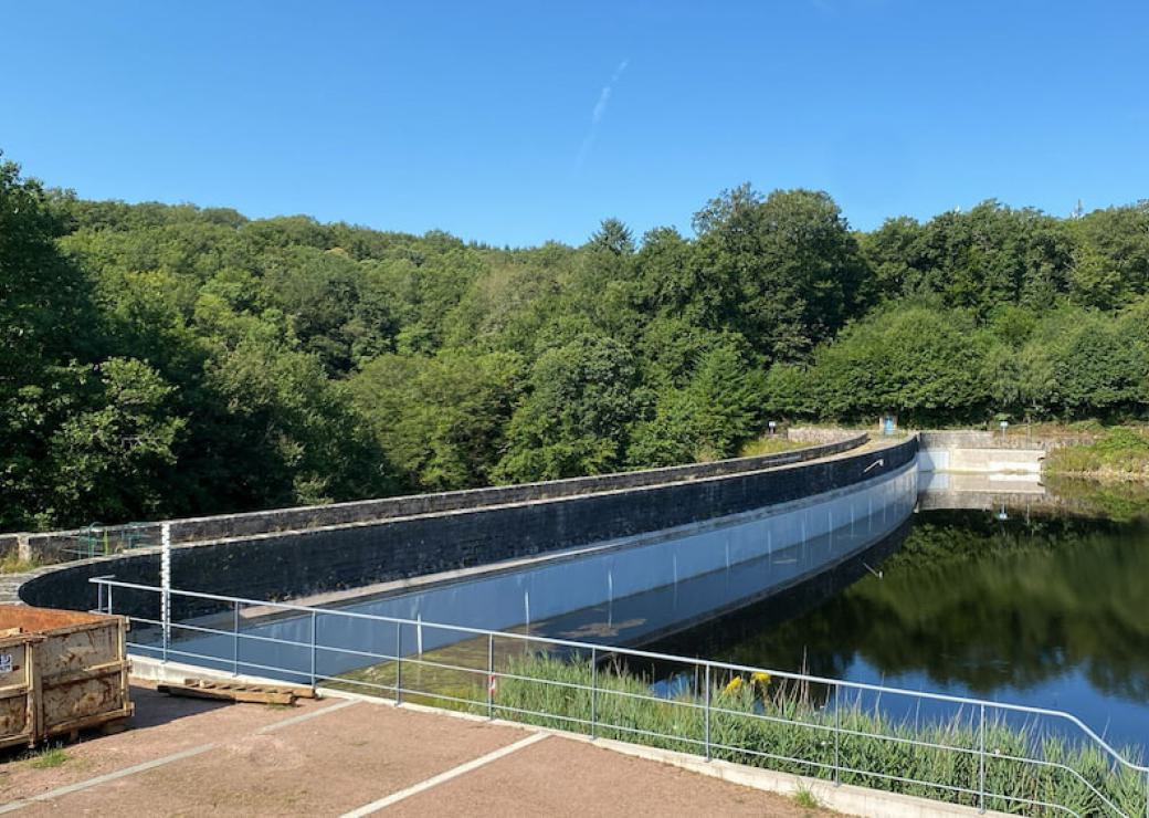 Rénovation d’un barrage à Saint-Sernin-du-Bois (71)