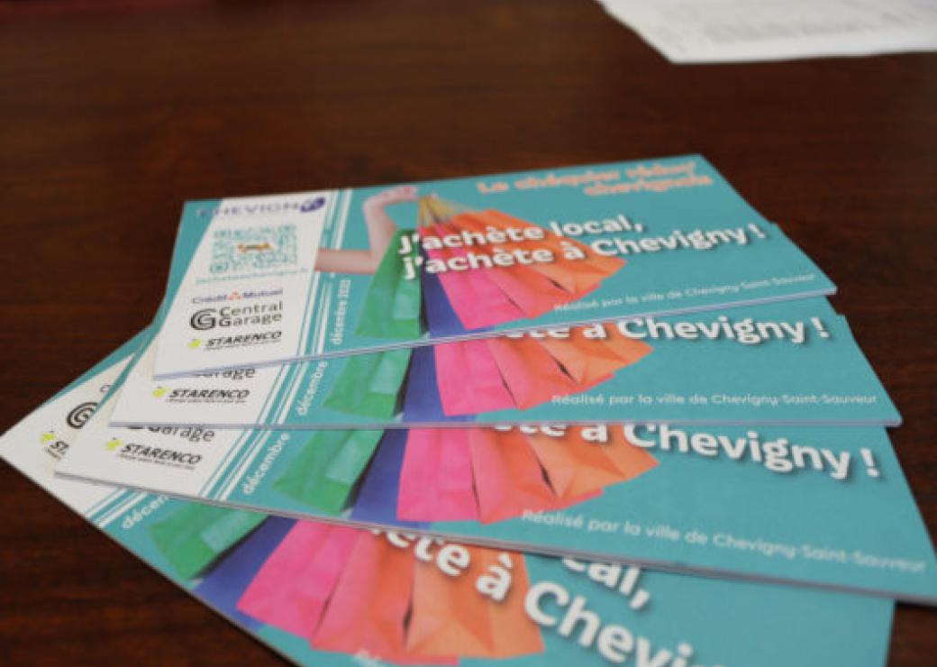 Eventail de carnets de chèques "j'achète local, j'achète à Chévigny"