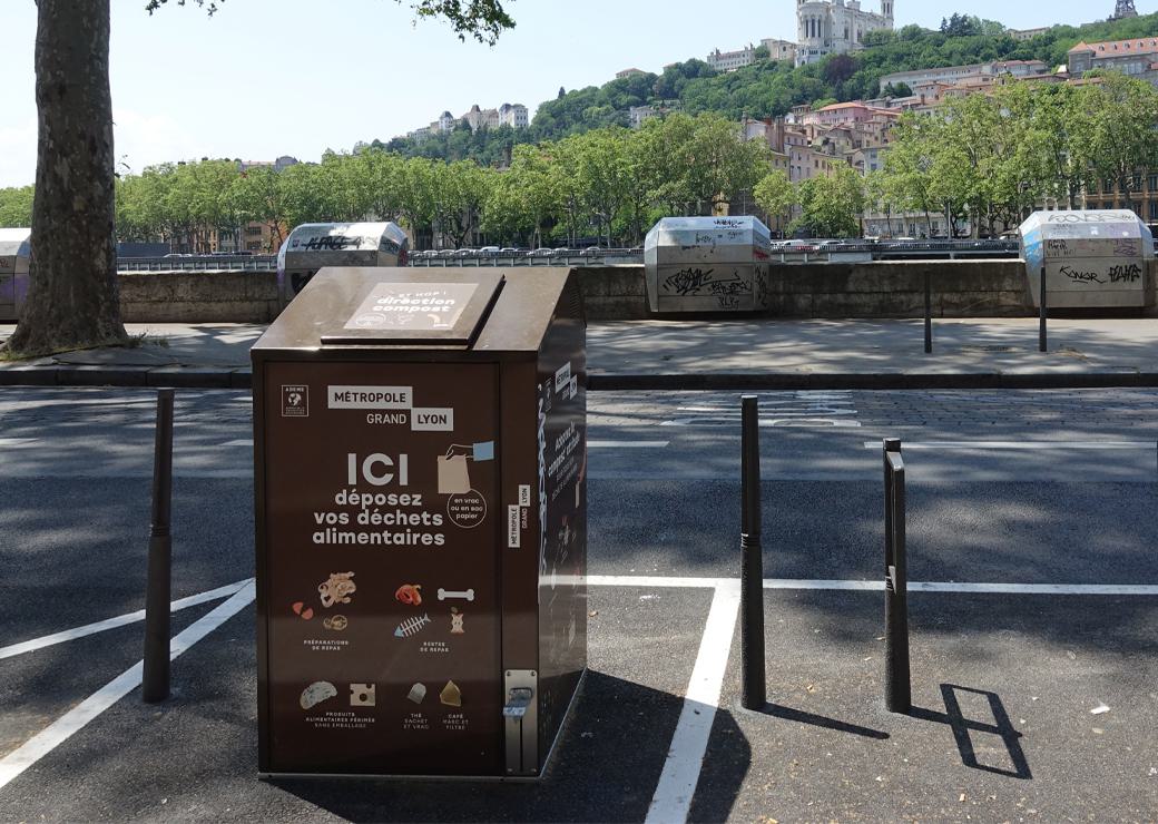 poubelle de déchets alimetaires