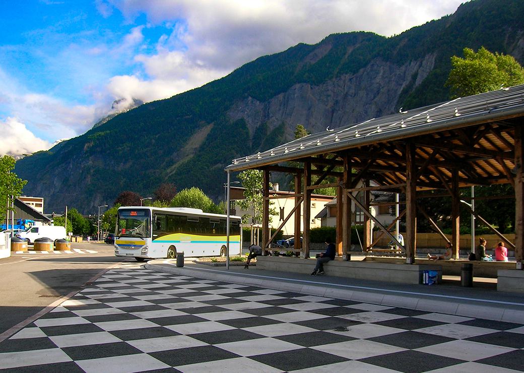gare routière en milieu rural