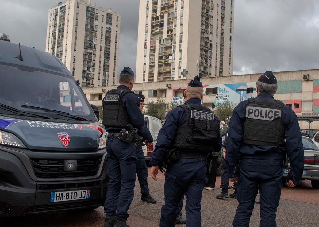 Forces de l'ordre dans le quartier Pissevin à Nîmes