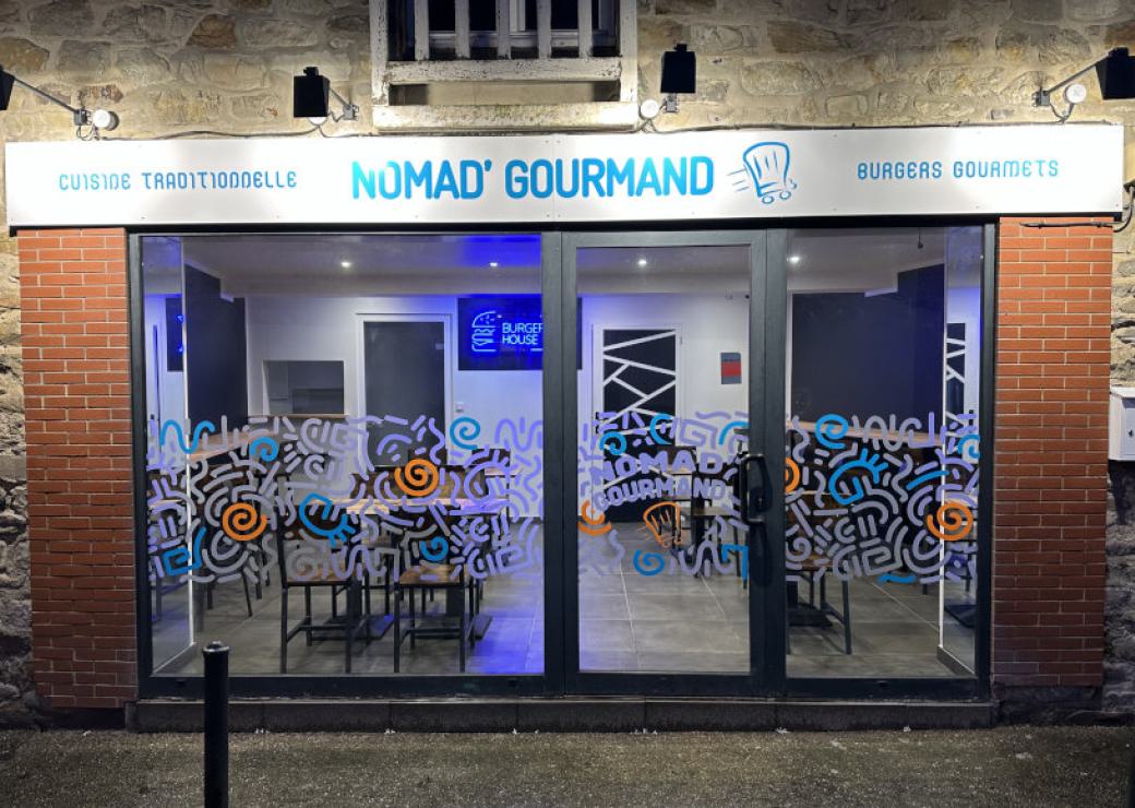 Photo de la vitrine d'un fast-food