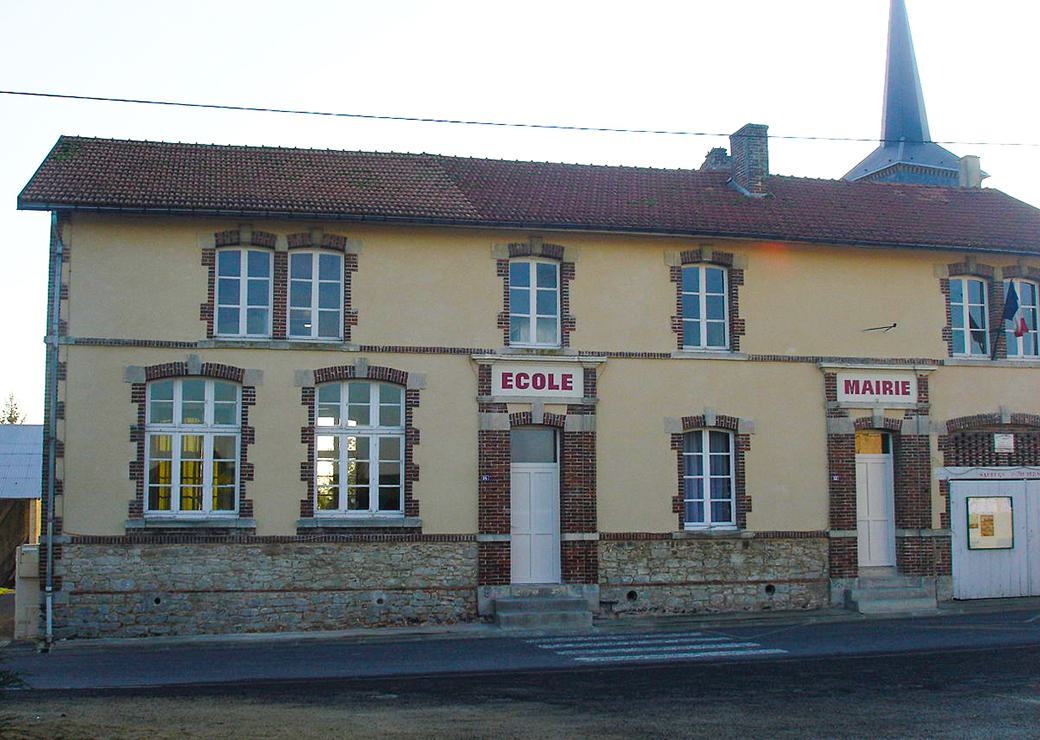 une école et une mairie dans le même batiment