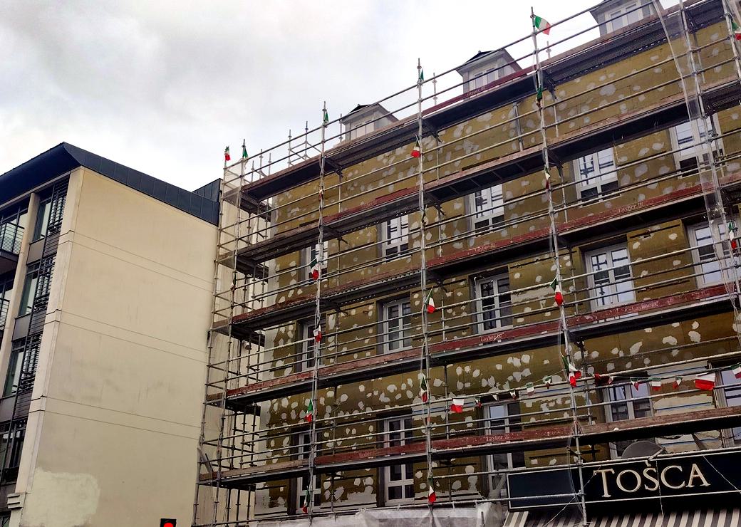 n chantier de rénovation énergétique sur un immeuble de logements 