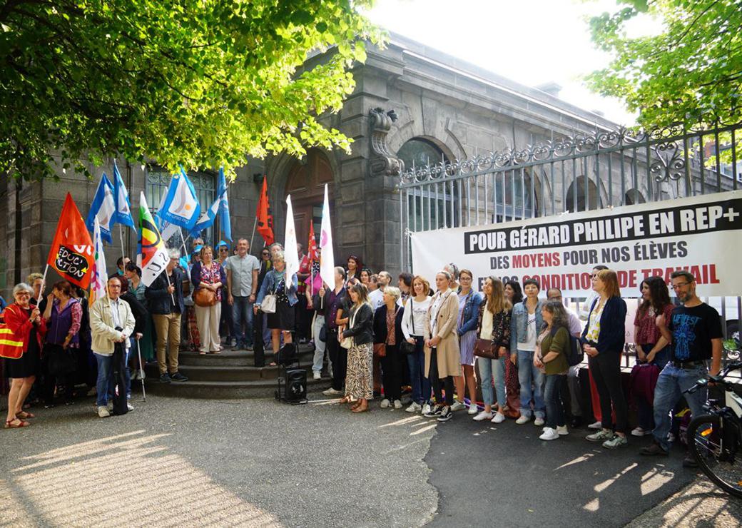 Mobilisation  rectorat  pour exiger le classement en REP+ du collège Gérard Philipe en juin 2025 