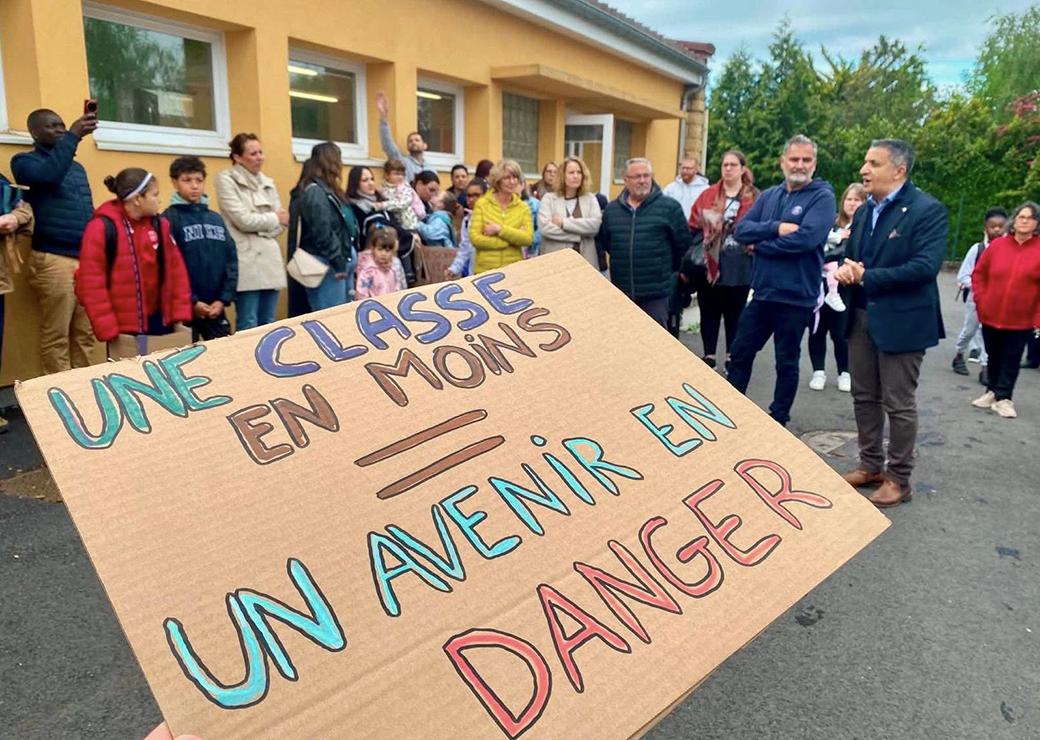 manifestation contre une fermeture de classe