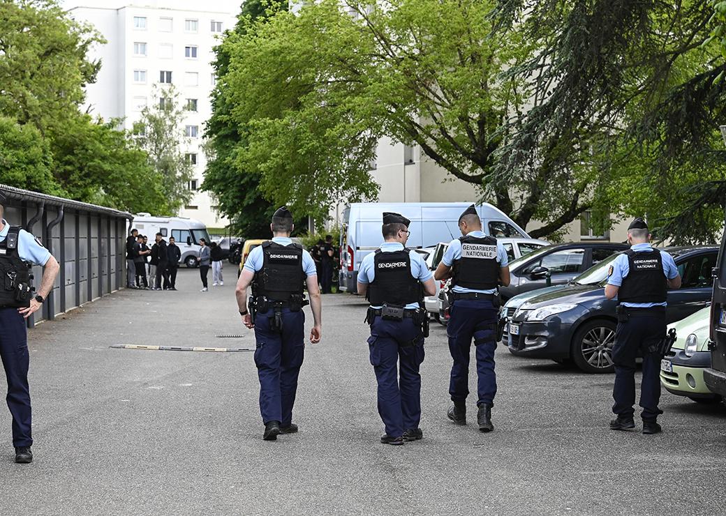 Opération de la gendarmerie nationale dans une cite HLM de Tassin-la-Demi-Lune