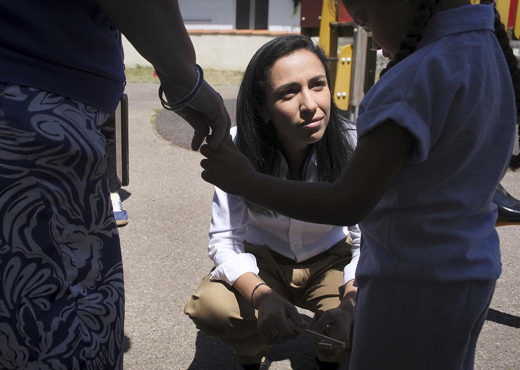 Déplacement de Sarah El Haïry en Gironde pour une journée consacrée à la place du jeu dans le développement de l’enfant et la protection des enfants victimes de violences le 12 juin 