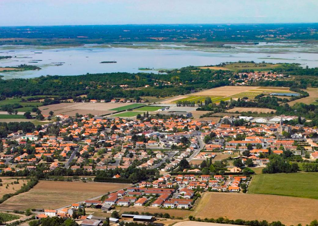 vue aerienne de la chevrolière (44) 