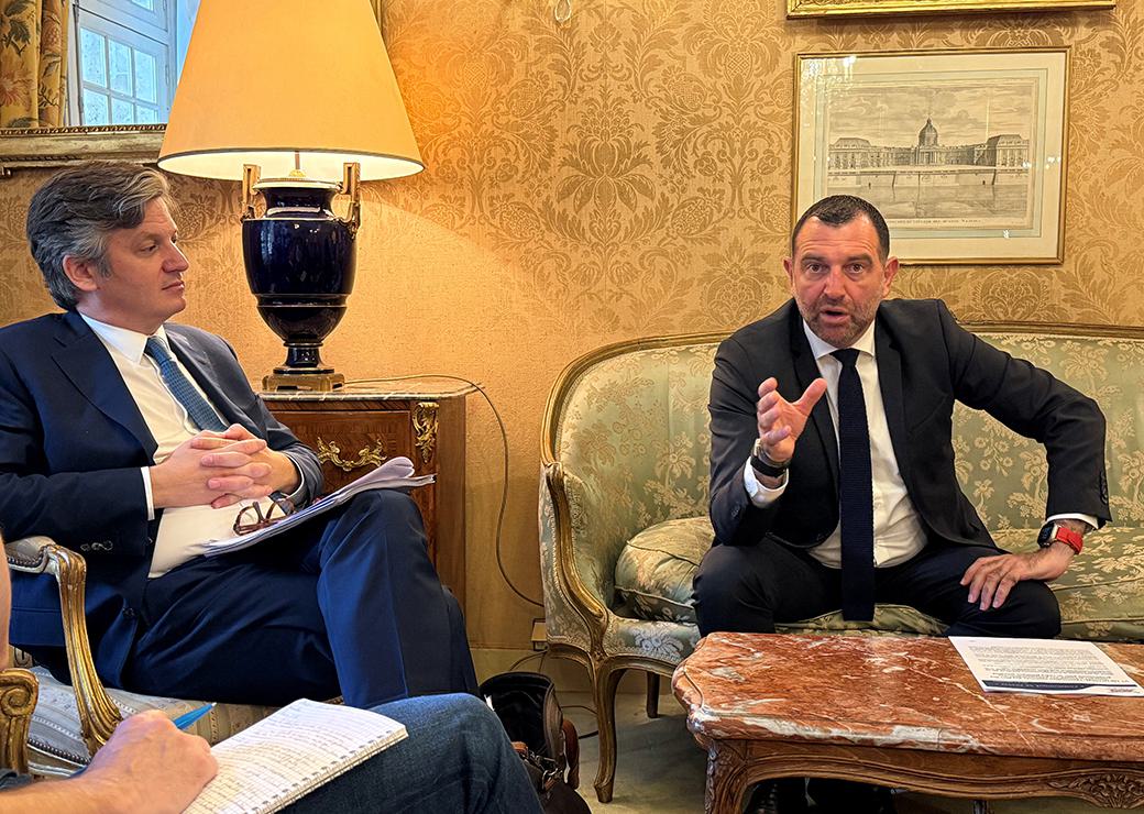 Me Guillaume Hannotin, avocat aux conseils, et à droite Jean-Charles Orsucci, président de l’Anel