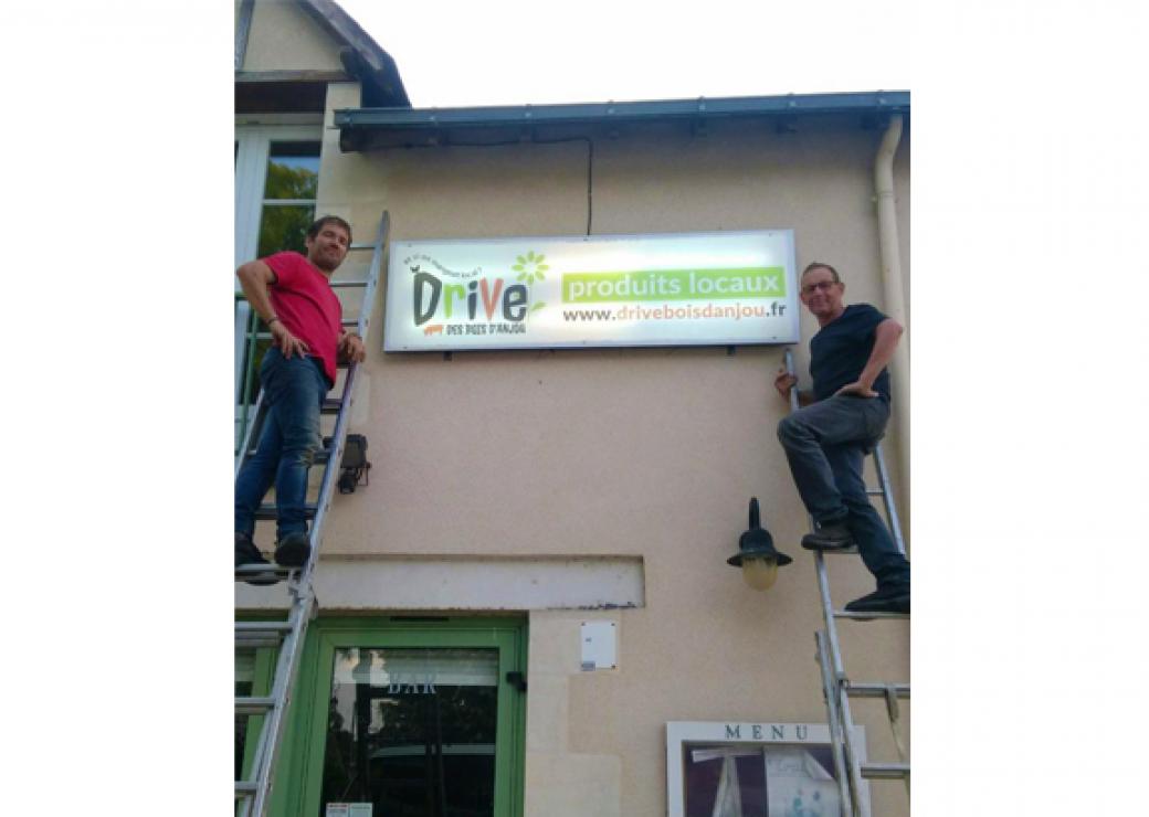 Installation de l'enseigne