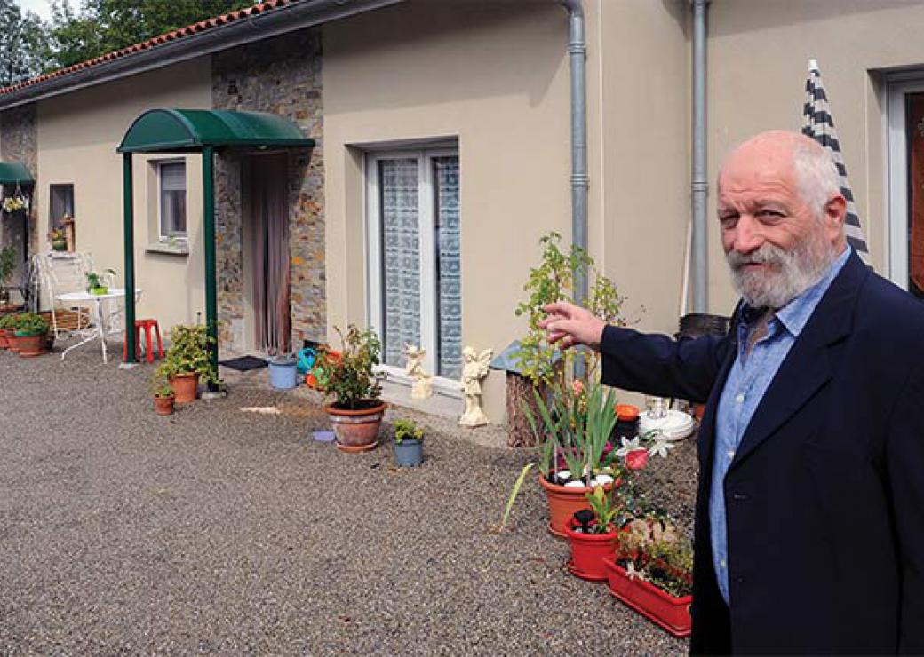 Près de la mairie, de plain-pied, 3 T3, accolés les uns aux autres