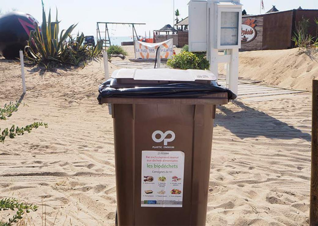 Collecte de biodéchets sur la plage de Pampelonne à Ramatuelle