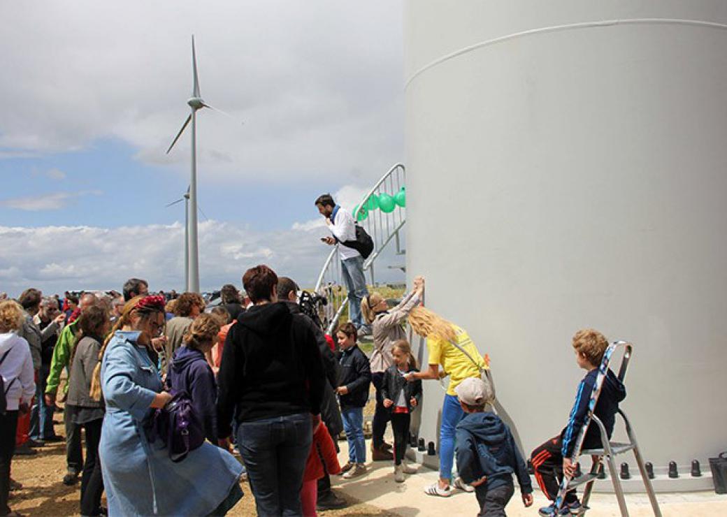 Une des 3 éoliennes appartient aux enfants du territoire.