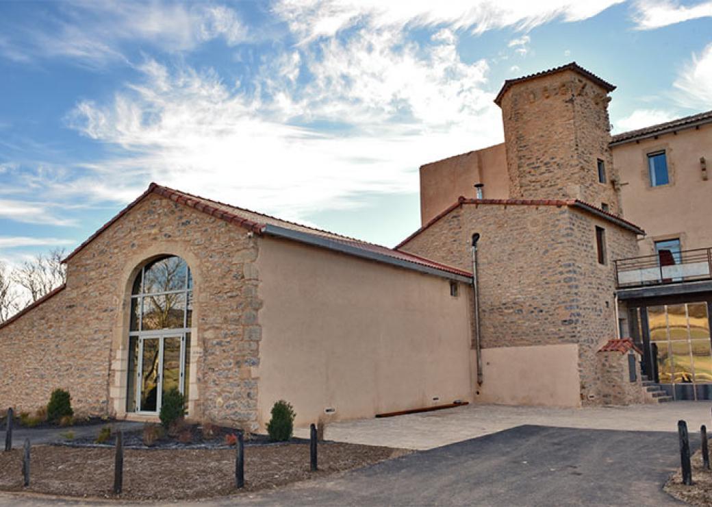 Le Castel d'Alzac du XVe siècle transformé en cinq gites haut de gamme.