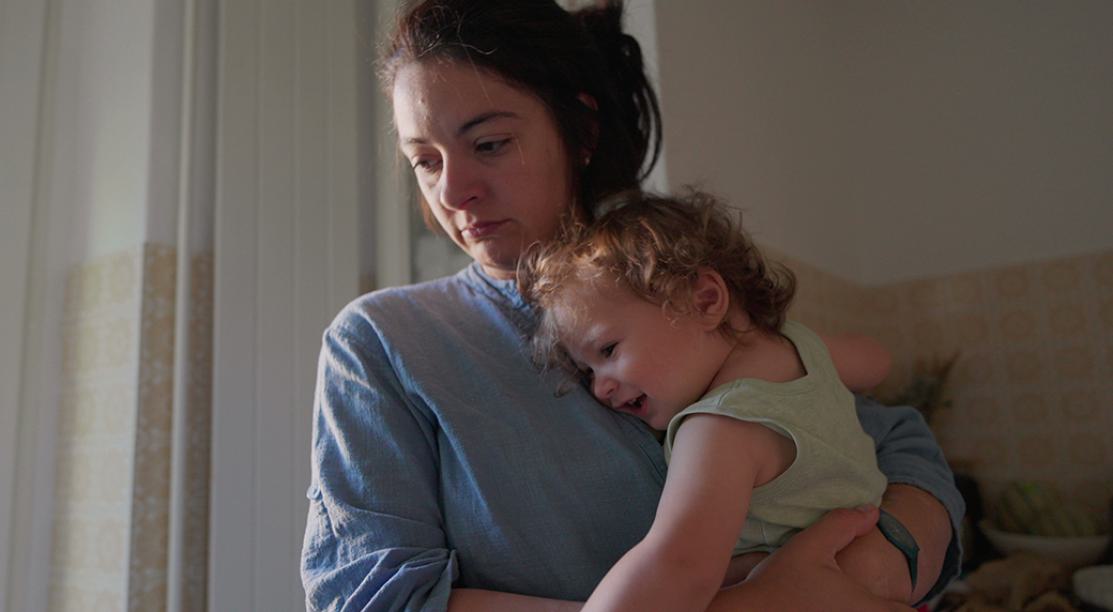 Une femme avec son enfant