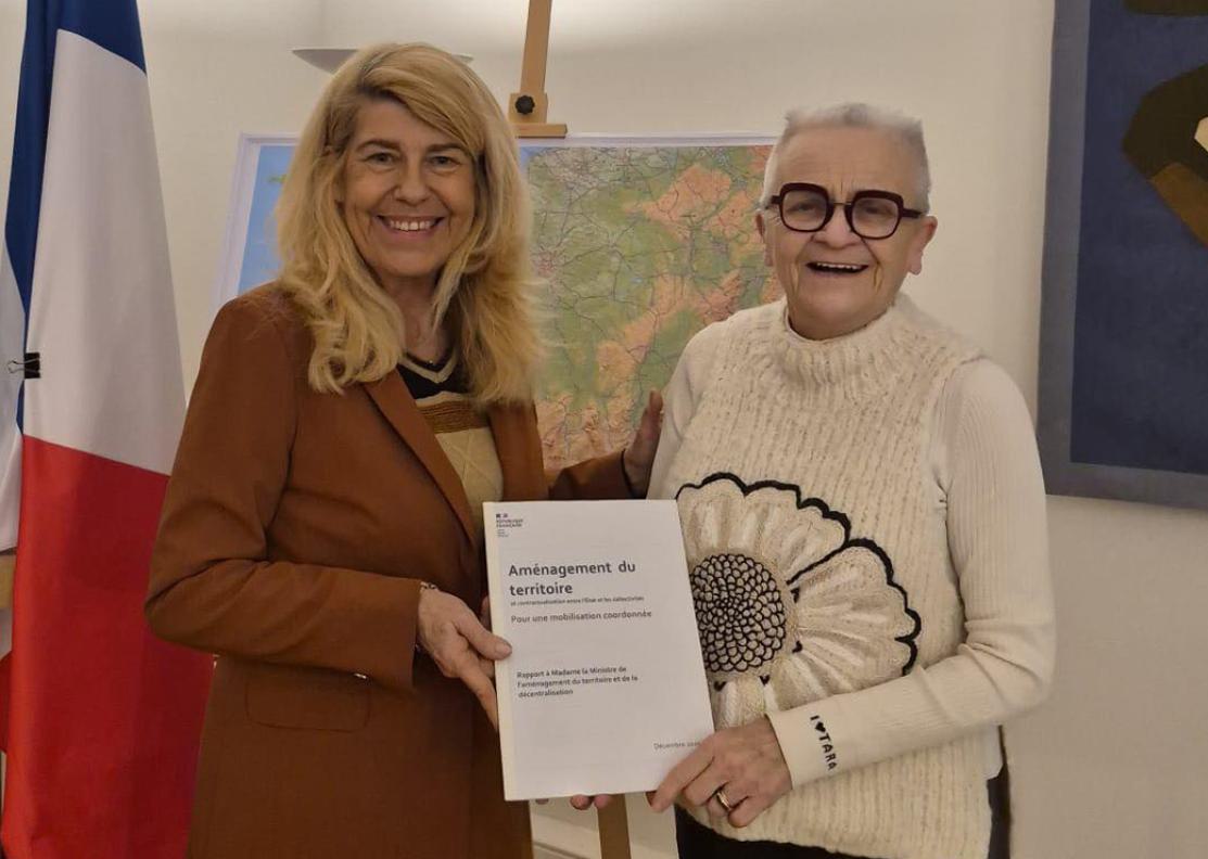 Dominique Faure et Françoise Gatel lors de la remise du rapport 